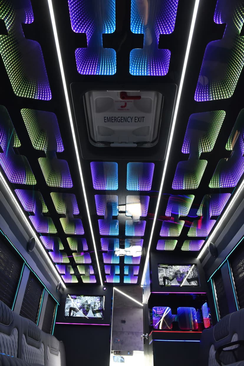 Luxury Limo Build image 32