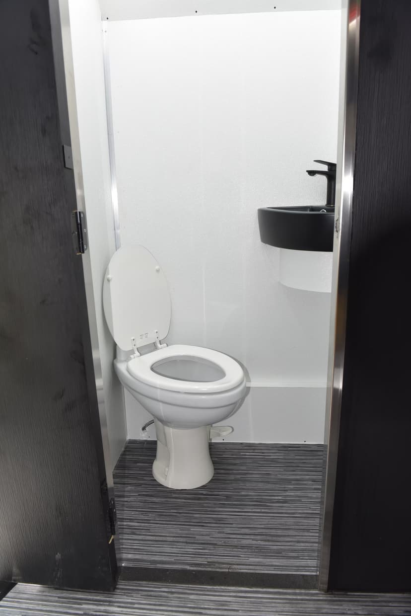 Luxury Limo Build image 37