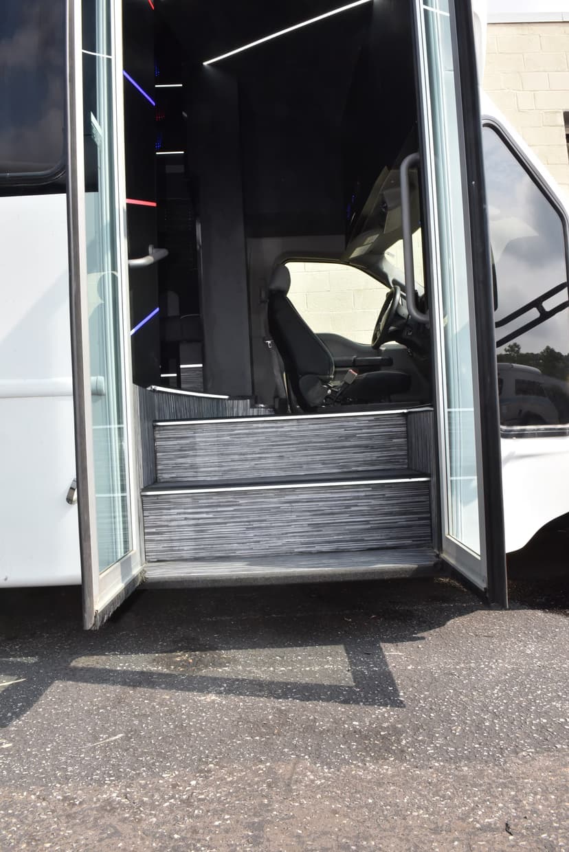 Luxury Limo Build image 39