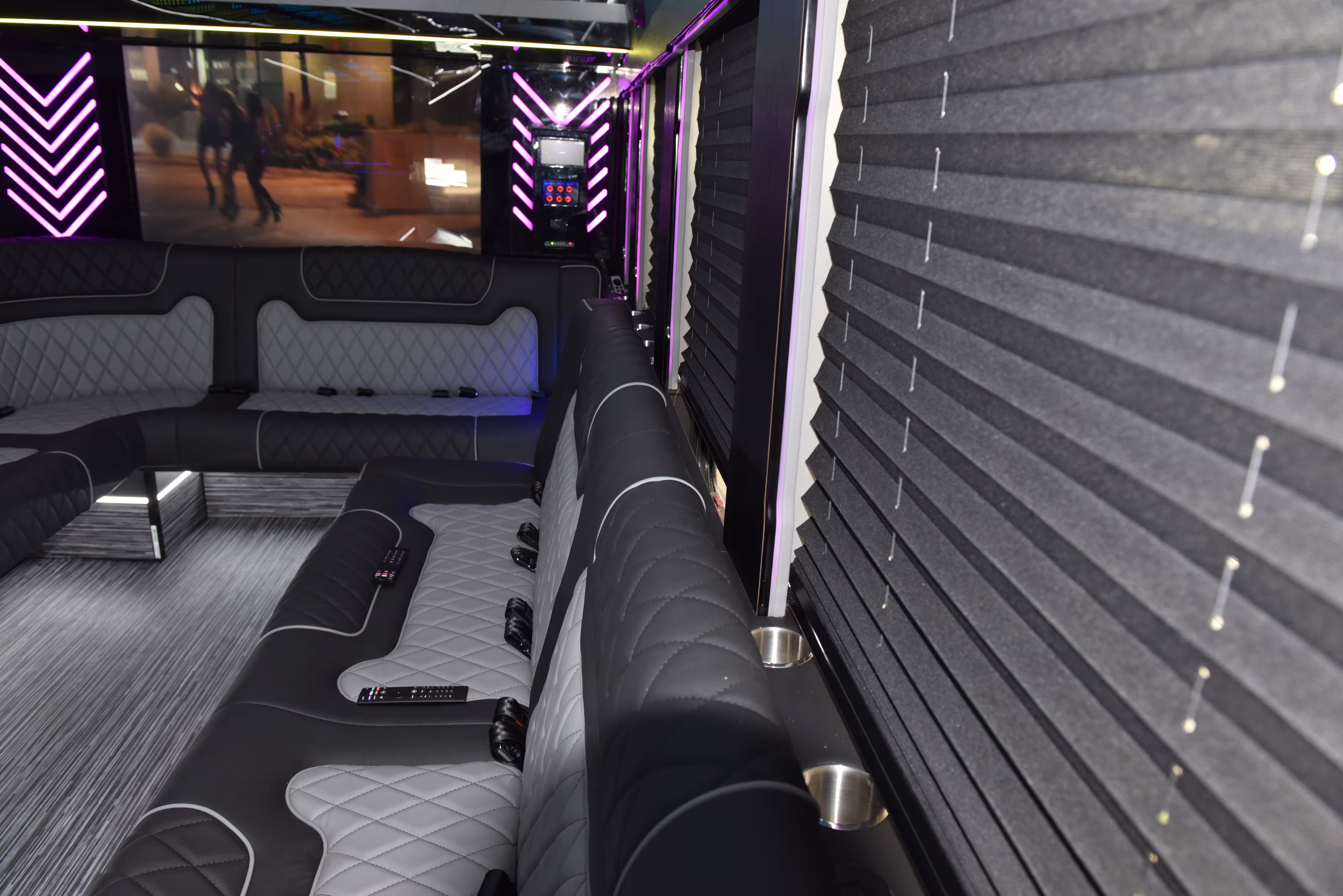Image 20 for Luxury Limo Build