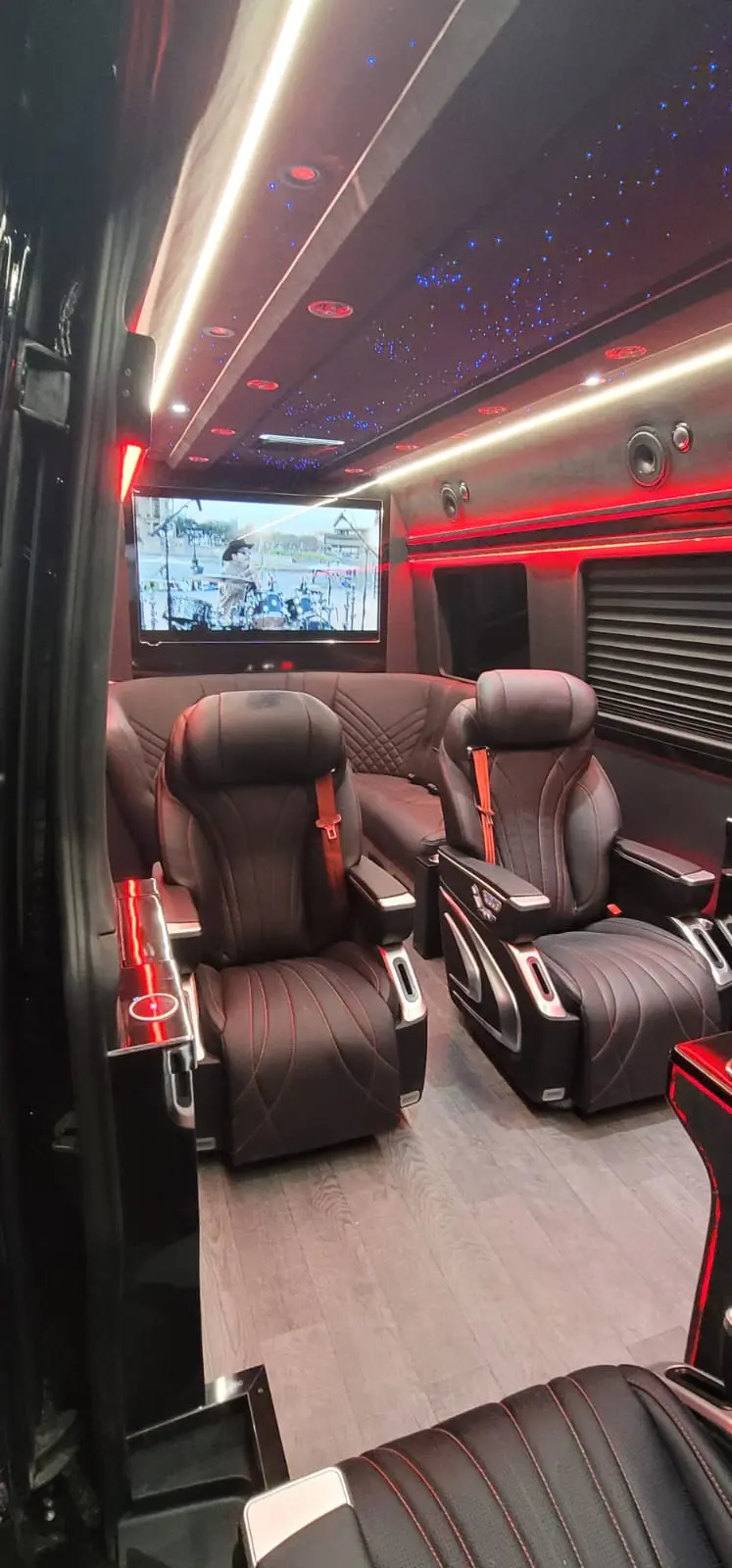 Luxury Coach – Interior Views – extra 1