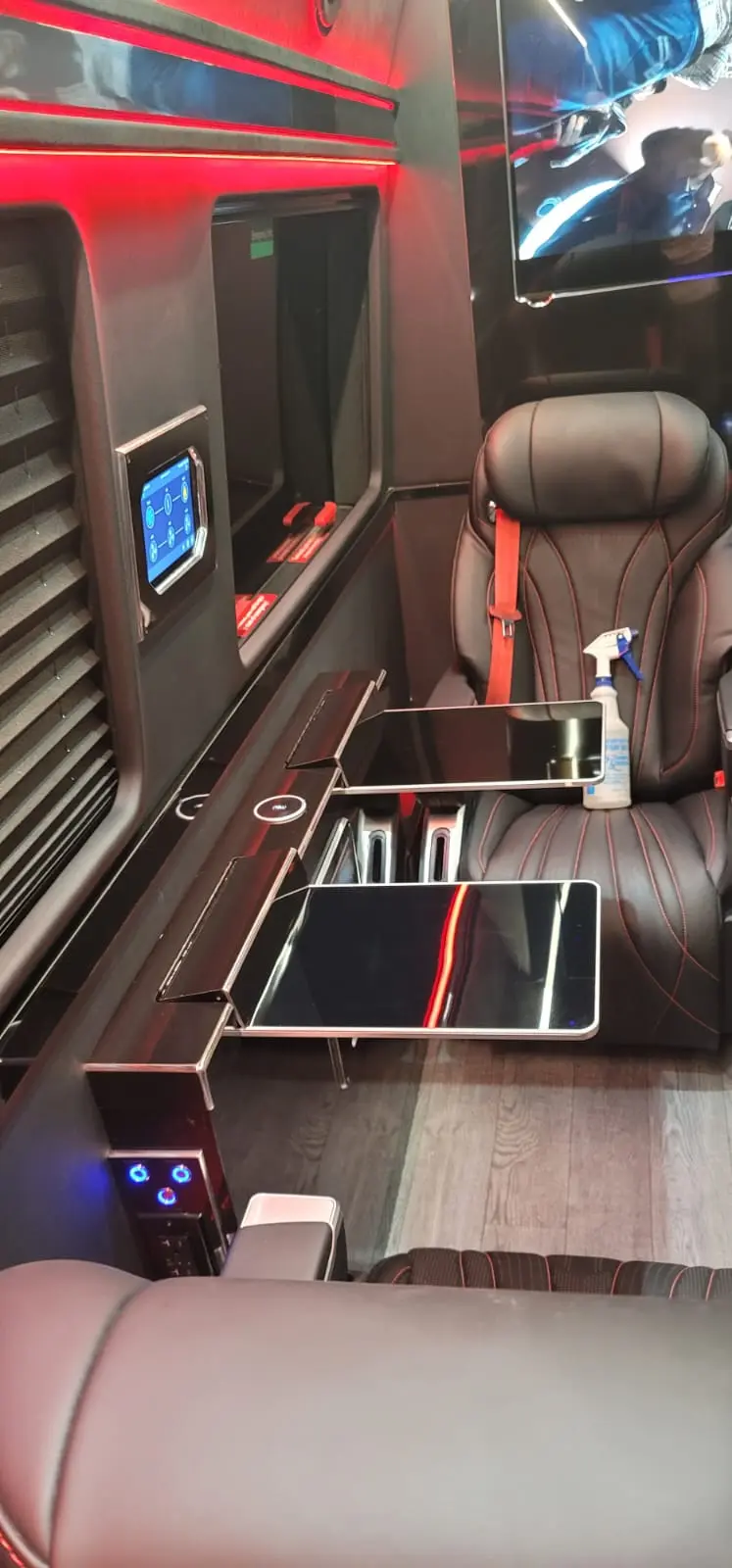 Luxury Coach – Interior Views – extra 2
