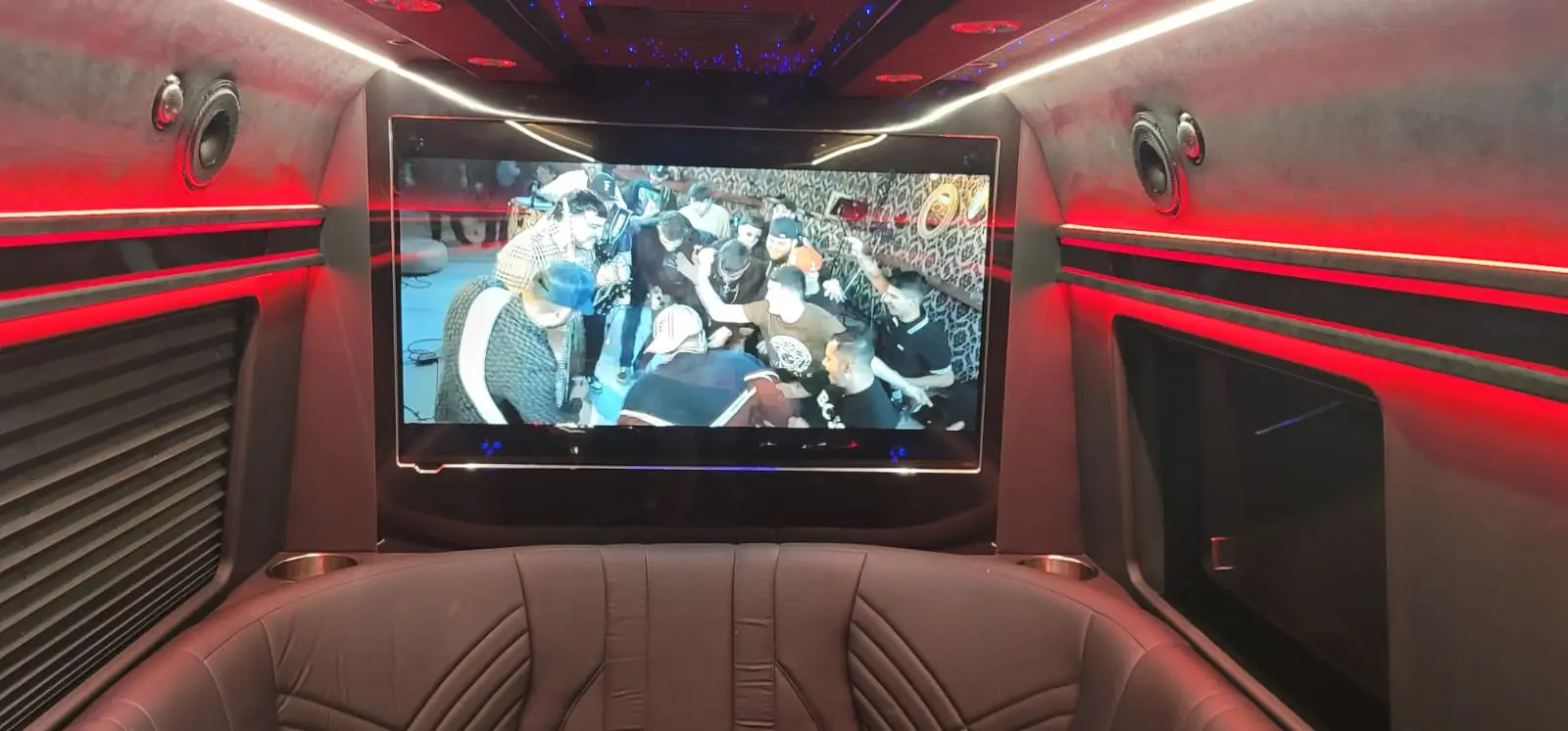 Luxury Coach – Interior Views – extra 3